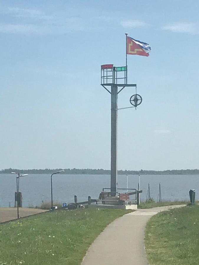 De Lauwersmeer Vogel Mit Eingezaeuntem Garten Anjum Bagian luar foto