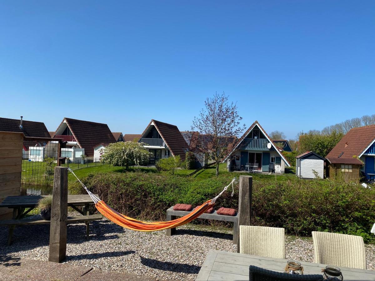 De Lauwersmeer Vogel Mit Eingezaeuntem Garten Anjum Bagian luar foto